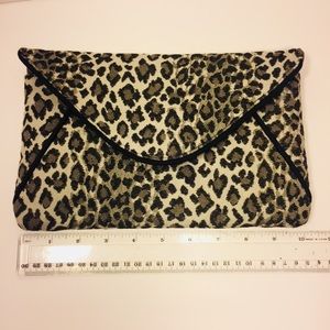 1154 Lill Studio Leopard Envelope Clutch
